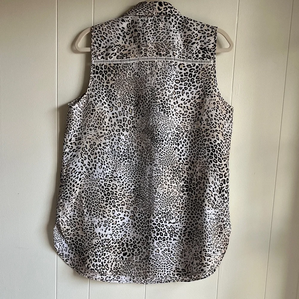Chico's Black and White Animal Print Sleeveless Linen No Iron Blouse Sz 10 - Picture 11 of 12